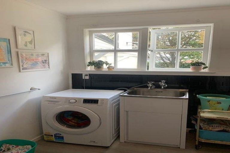 Photo of property in 73 Wallath Road, Westown, New Plymouth, 4310
