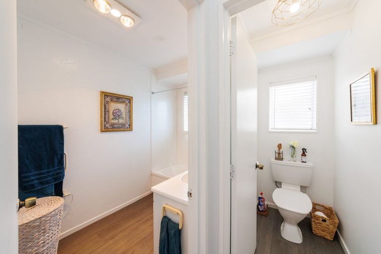 Photo of property in 21 Dalfield Place, Highbury, Palmerston North, 4412