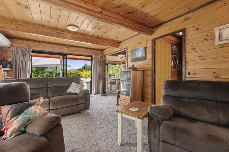 Photo of property in 8 Branch Road, Lake Okareka, Rotorua, 3076