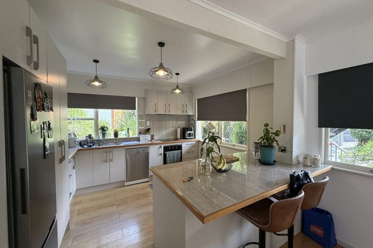 Photo of property in 7 Maori Hut Road, Red Beach, 0932
