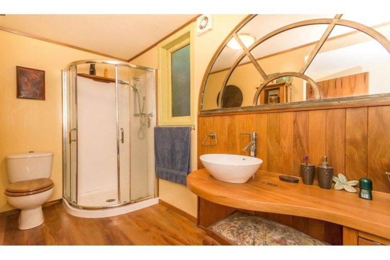 Photo of property in 30 Ocean View Road, Huia, Auckland, 0604