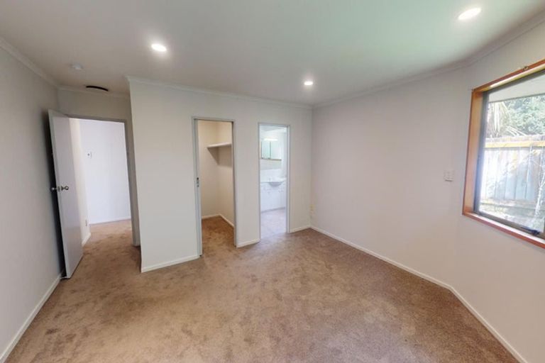Photo of property in 34 Kilkenny Place, Fitzherbert, Palmerston North, 4410