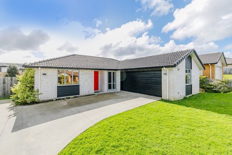 Photo of property in 15 Karika Place, Massey, Auckland, 0614