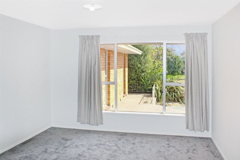 Photo of property in 19 Rutherglen Avenue, Ilam, Christchurch, 8041