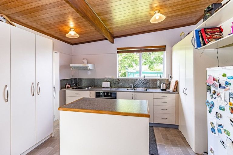 Photo of property in 10 Ruawhata Road, Mangatainoka, Pahiatua, 4982