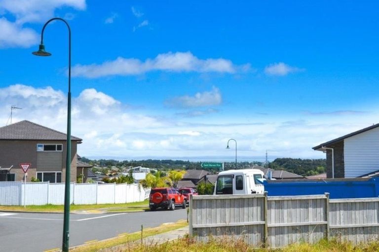 Photo of property in 20 Henriette Place, Totara Park, Auckland, 2105