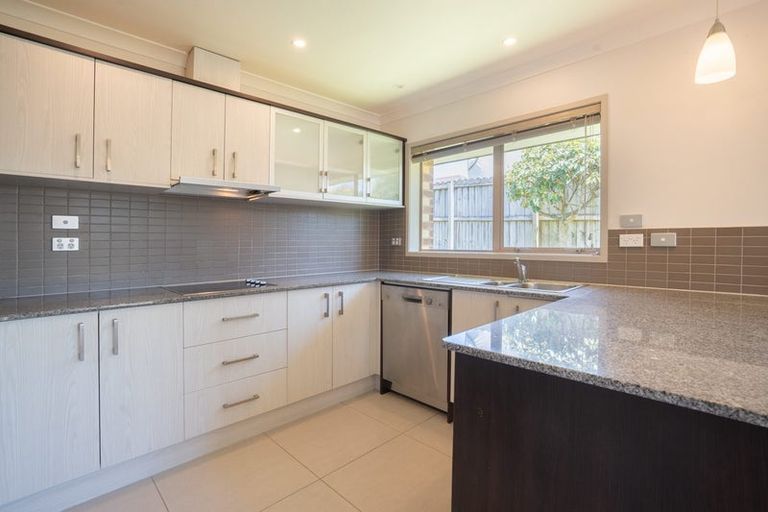 Photo of property in 33 Thomas Moore Place, Pukekohe, 2120