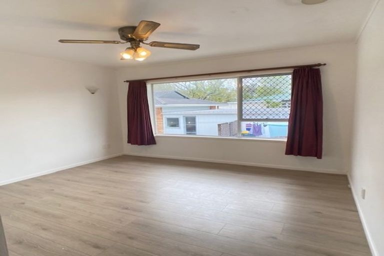 Photo of property in 302 Royal Road, Massey, Auckland, 0614