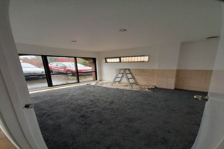 Photo of property in 30 Royal Road, Massey, Auckland, 0614