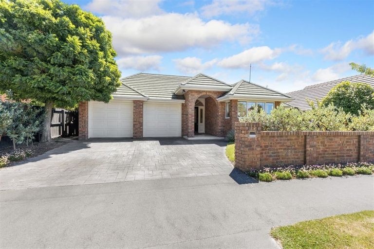 Photo of property in 15 Apsley Drive, Russley, Christchurch, 8042