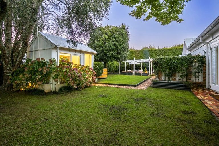 Photo of property in 49b Roland Road, Greenhithe, Auckland, 0632