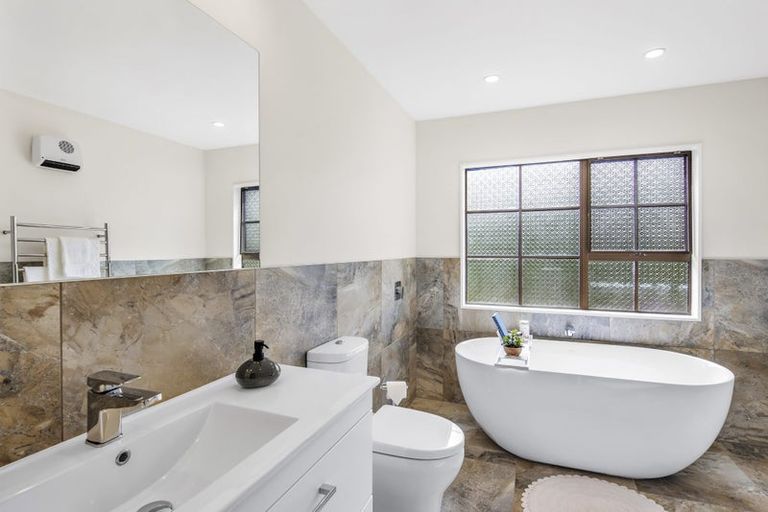 Photo of property in 44 Awanui Drive, Waikanae, 5036