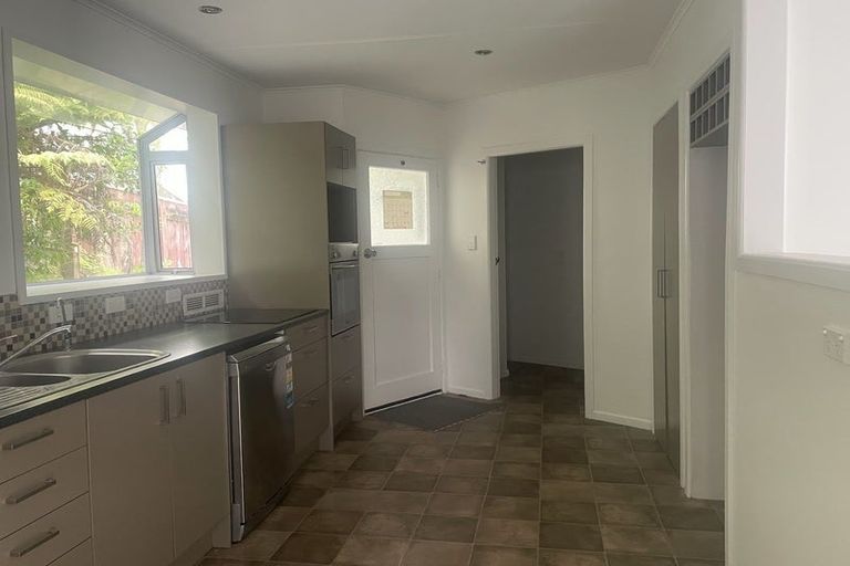 Photo of property in 20 Robson Street, Stokes Valley, Lower Hutt, 5019