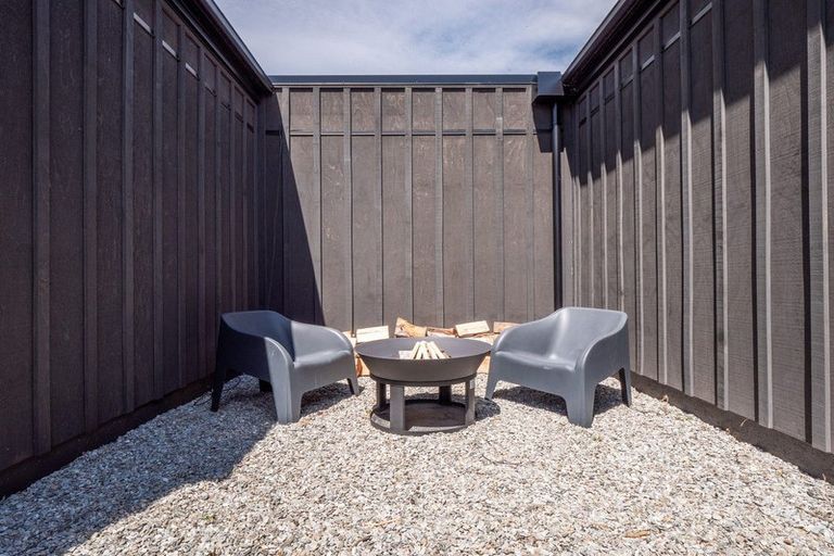 Photo of property in 6 Kerrera Lane, Jacks Point, Queenstown, 9371