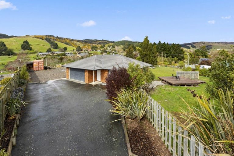 Photo of property in 30 Titri Road, Waihola, Outram, 9073