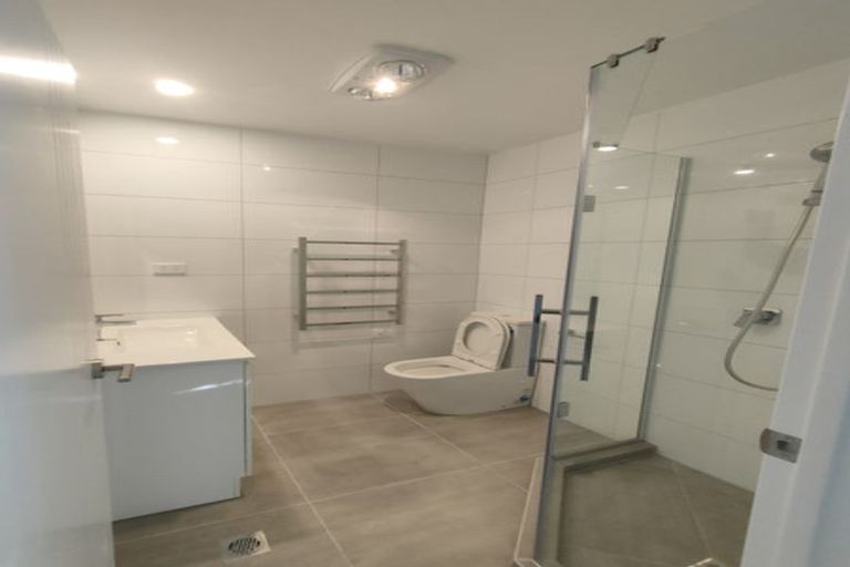 Photo of property in 16 Helena Street, Massey, Auckland, 0614