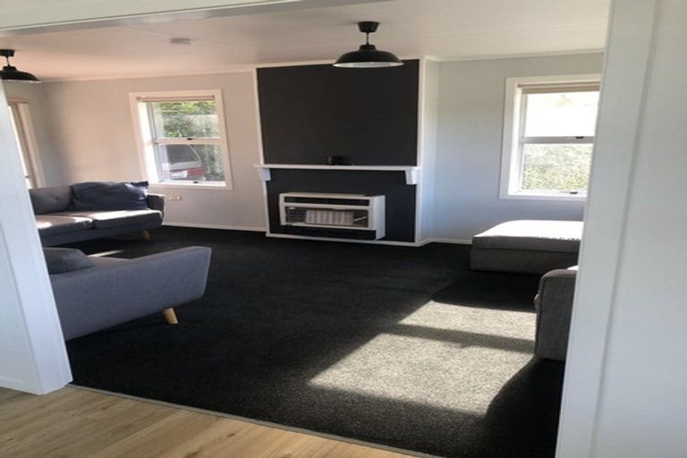 Photo of property in 83 Riversdale Drive, Merrilands, New Plymouth, 4312