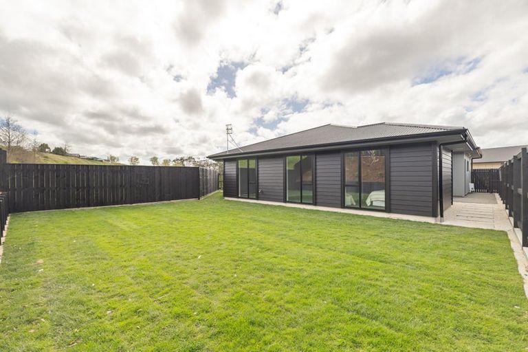 Photo of property in 7 Rangeview Drive, Kelvin Grove, 4414