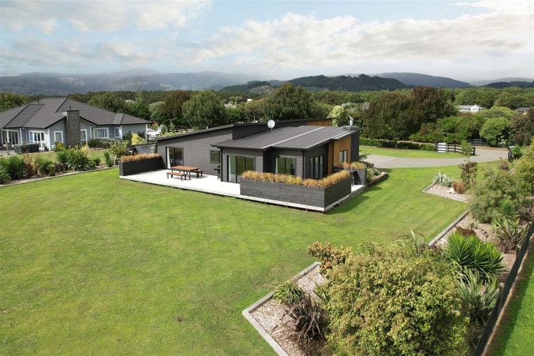 Photo of property in 24 Ivy Lane, Ohau, Levin, 5570