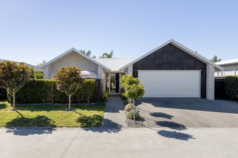Photo of property in 12 Kokihi Close, Papamoa Beach, Papamoa, 3118