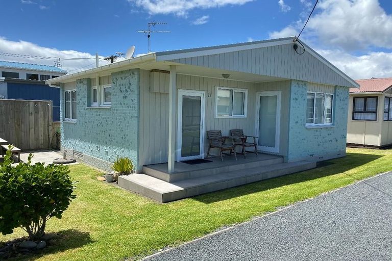 Photo of property in 27 Third Avenue, Urenui, 4377