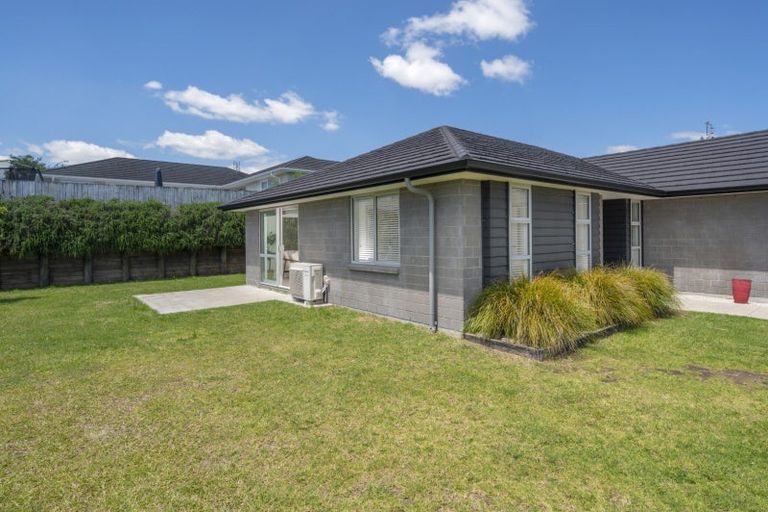 Photo of property in 7 Madeleine Place, Omokoroa, 3114