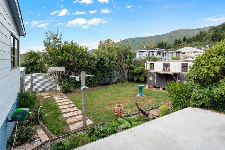 Photo of property in 168 Waikawa Road, Picton, 7220