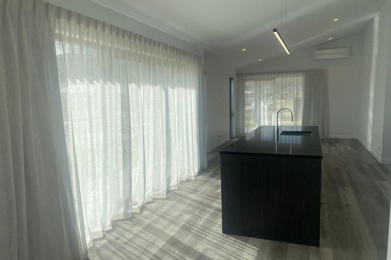 Photo of property in 1 Hadley Place, Cromwell, 9310