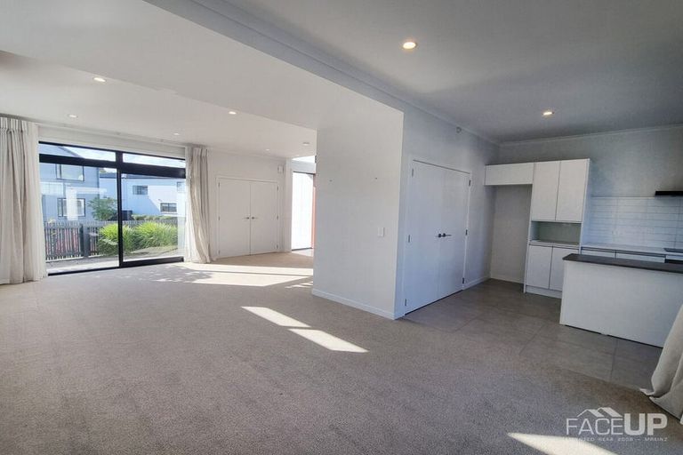 Photo of property in 9 Frank Gill Road, Hobsonville, Auckland, 0616