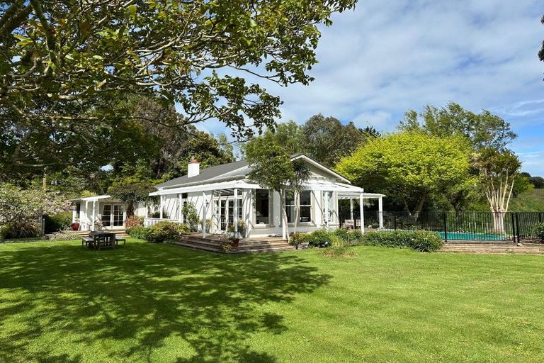 Photo of property in 39 Pickwick Road, Otamatea, Whanganui, 4571