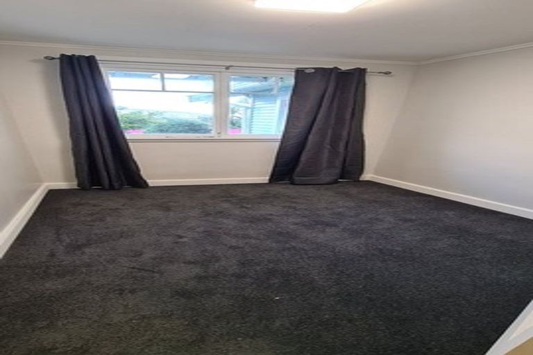 Photo of property in 261 Grounsell Crescent, Belmont, Lower Hutt, 5010