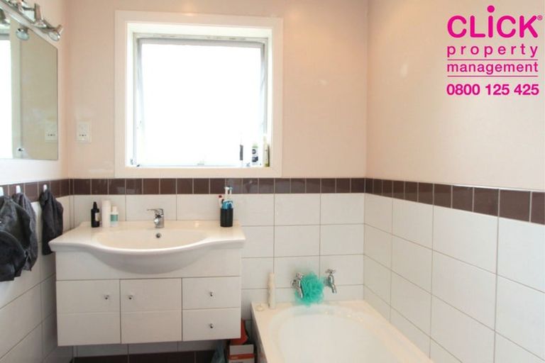 Photo of property in 11 Larkins Street, Helensburgh, Dunedin, 9010