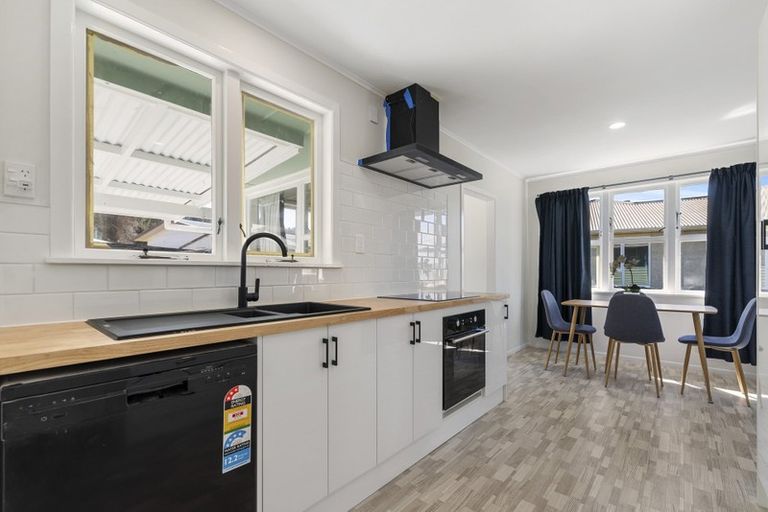 Photo of property in 22 Thomas Crescent, Western Heights, Rotorua, 3015