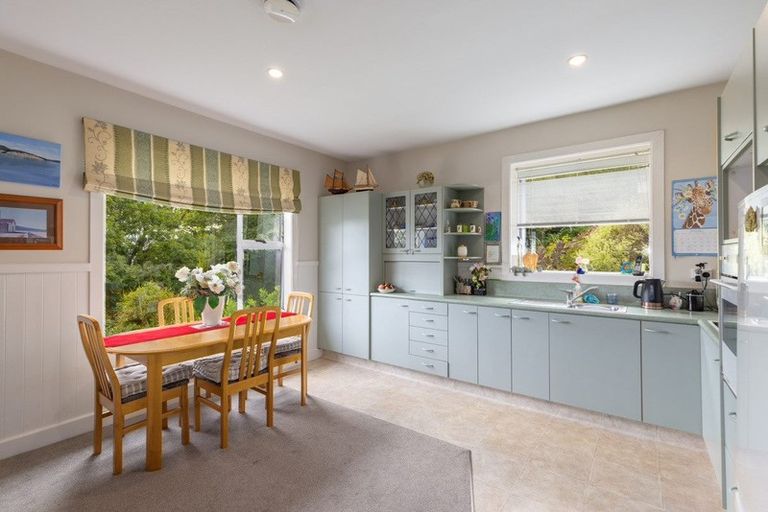 Photo of property in 17 Days Road, Lyttelton, 8082