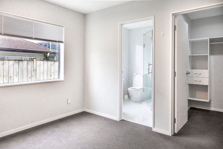 Photo of property in 140s Hepburn Road, Glendene, Auckland, 0602