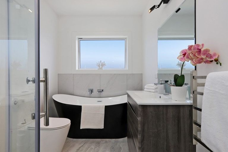 Photo of property in 6 Hikawera Drive, Frimley, Hastings, 4120