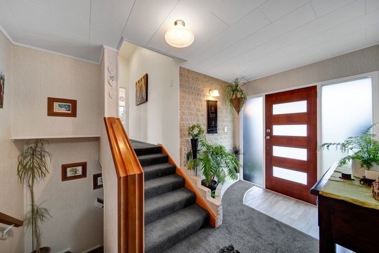 Photo of property in 3 La Salle Drive, Westown, New Plymouth, 4310