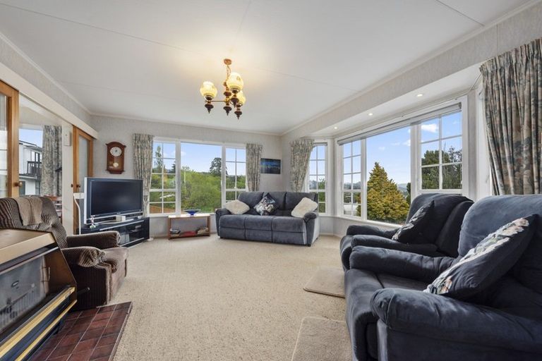 Photo of property in 17 Radiata Grove, Brown Owl, Upper Hutt, 5018