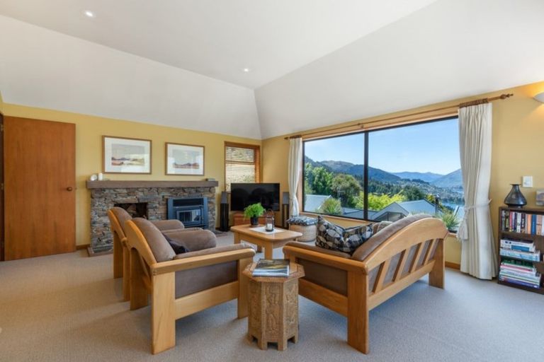 Photo of property in 29 Greenstone Place, Fernhill, Queenstown, 9300