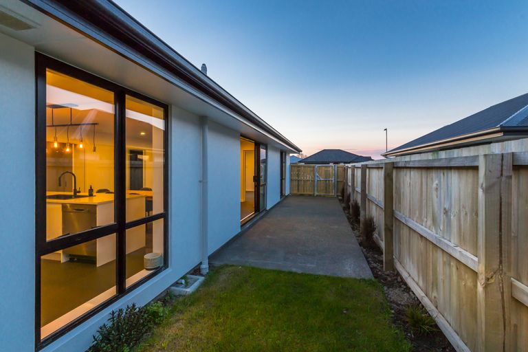 Photo of property in 4 Katrine Drive, Marshland, Christchurch, 8083