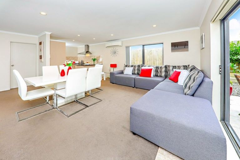 Photo of property in 18 Andover Way, Goodwood Heights, Auckland, 2105