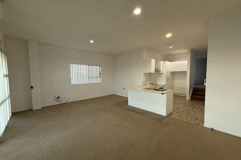 Photo of property in 85 Wade River Road, Stanmore Bay, Whangaparaoa, 0932