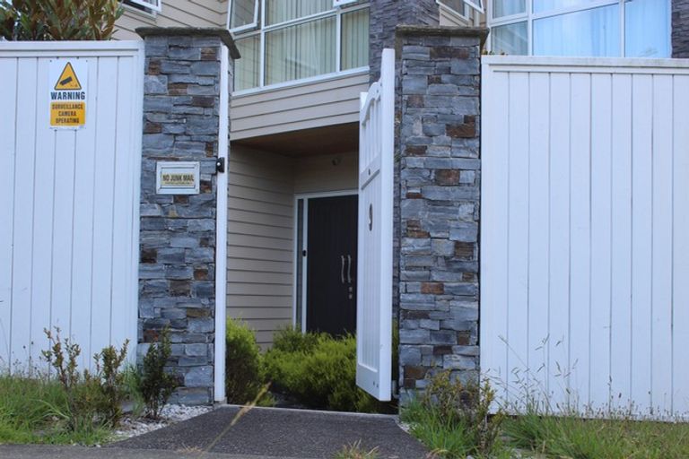 Photo of property in 9 Keating Rise, Northcross, Auckland, 0632