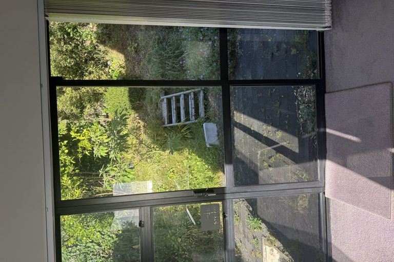 Photo of property in 2/7 Calypso Place, Rothesay Bay, Auckland, 0630