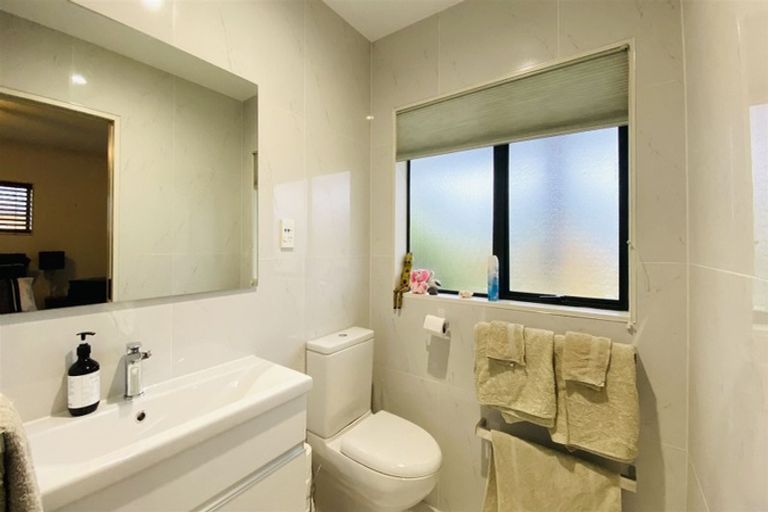 Photo of property in 3 Adair Place, Weymouth, Auckland, 2103