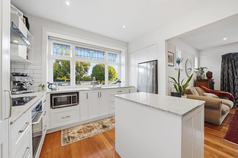 Photo of property in 127 Weston Road, St Albans, Christchurch, 8052