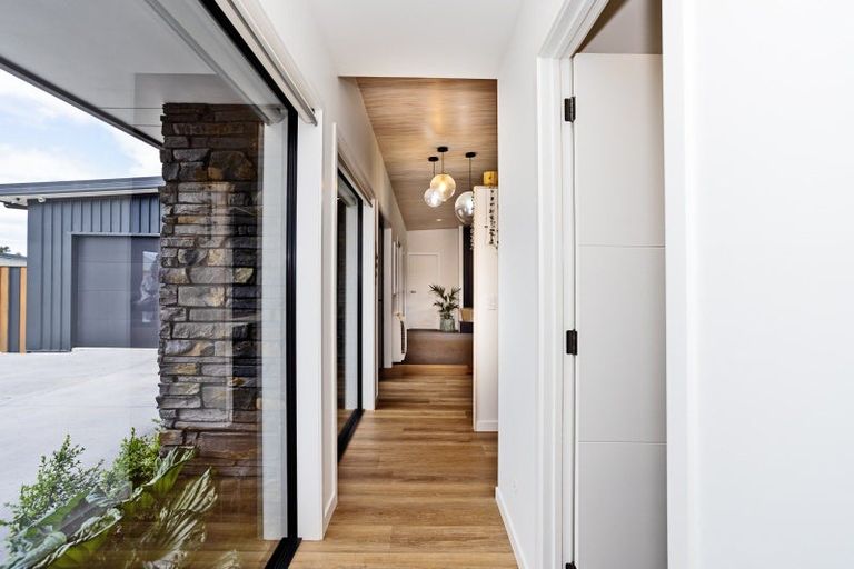 Photo of property in 22 Glenda Place, Seaward Bush, Invercargill, 9812