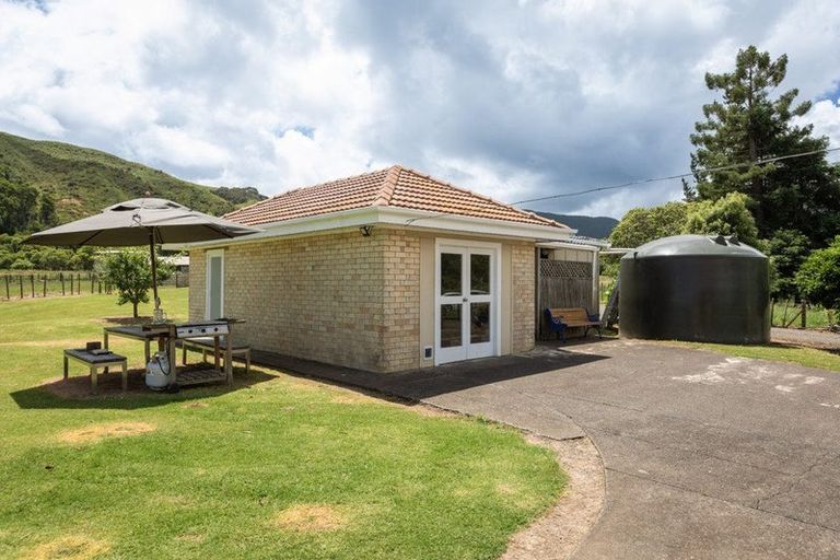 Photo of property in 141 Neavesville Road, Puriri, Thames, 3578
