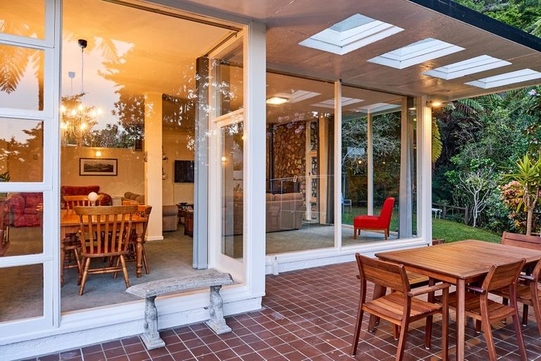 Photo of property in 570 Stokes Valley Road, Stokes Valley, Lower Hutt, 5019