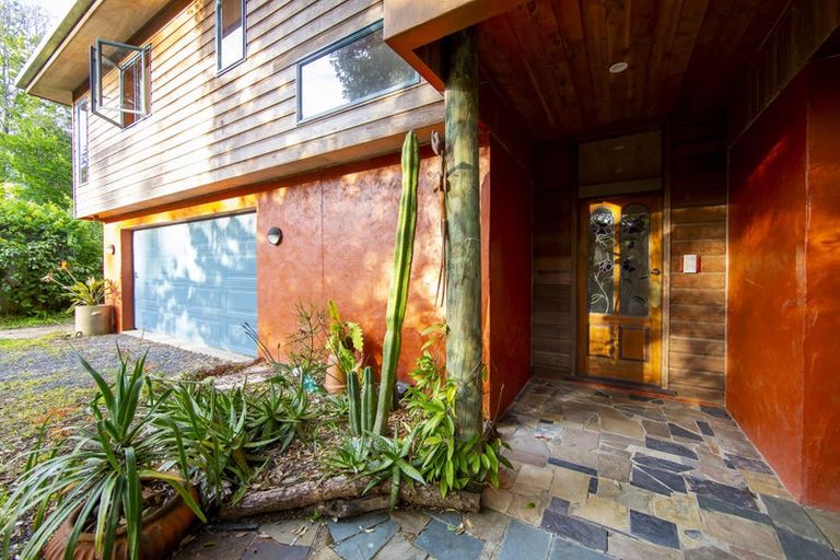 Photo of property in 679 Cove Road, Waipu, 0582